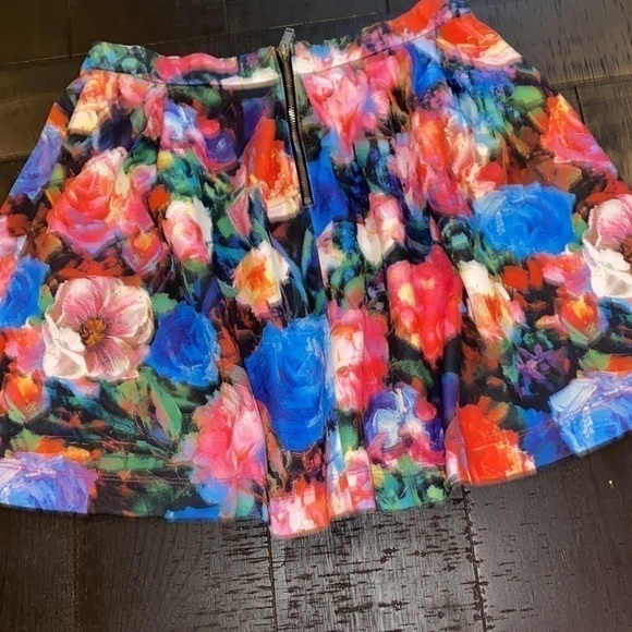 Express Floral Pleated Watercolor Colorful Rainbow Mini Back Zip Skirt - Picture 6 of 9